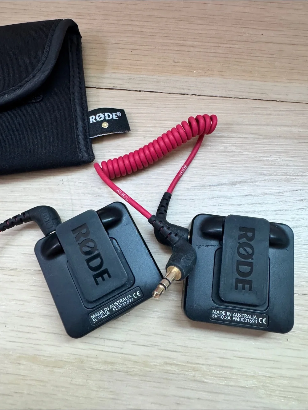 RODE Wireless GO 1st Gen Wireless Lavalier Microphone w/ 2 Deadcats